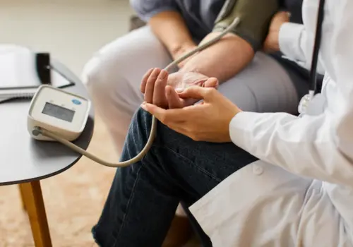 Como medir a pressão arterial com apps? Veja os melhores ( Imagem: Freepik)